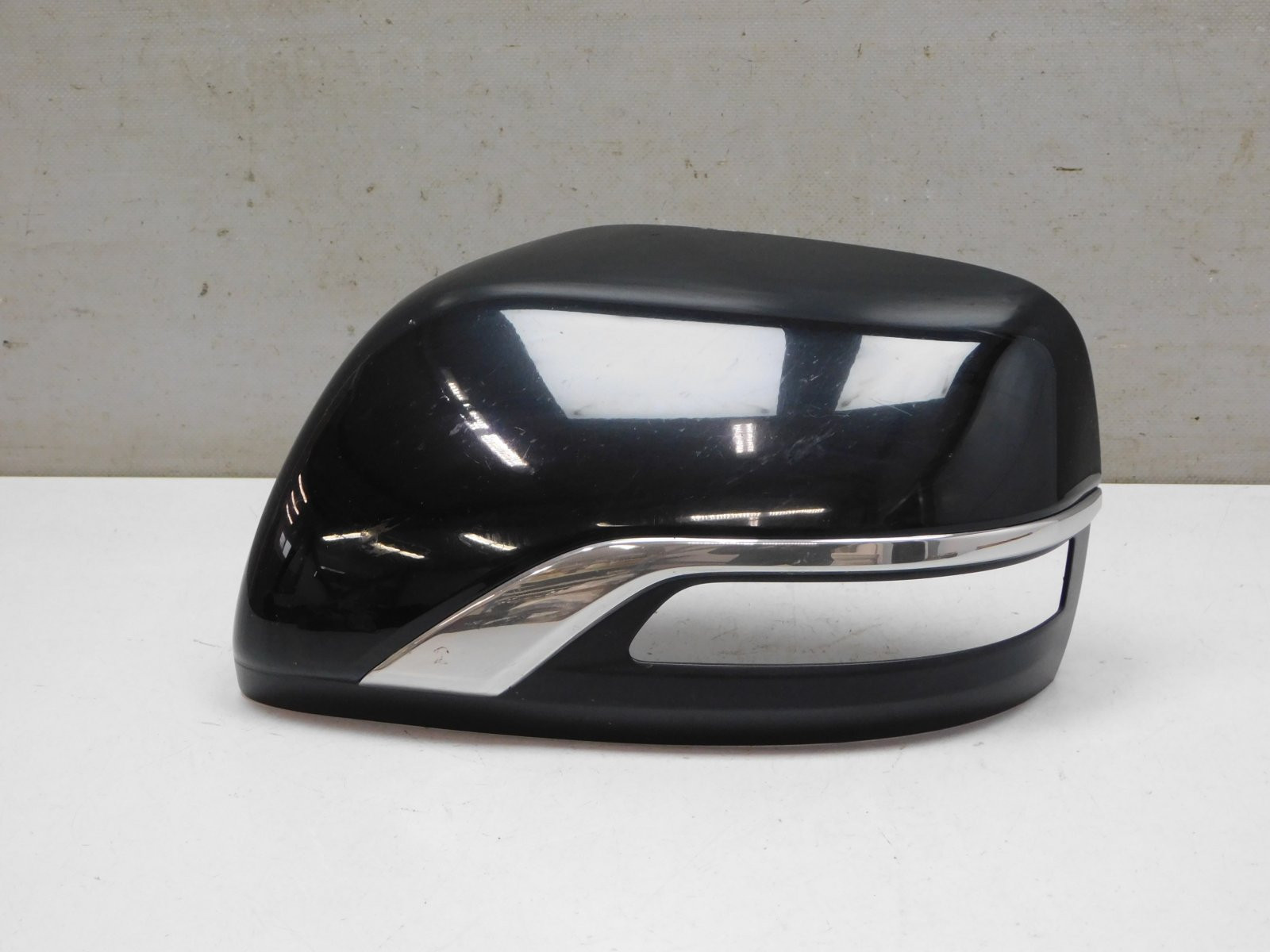 Накладка зеркала левого Toyota Land Cruiser (200) 2008>