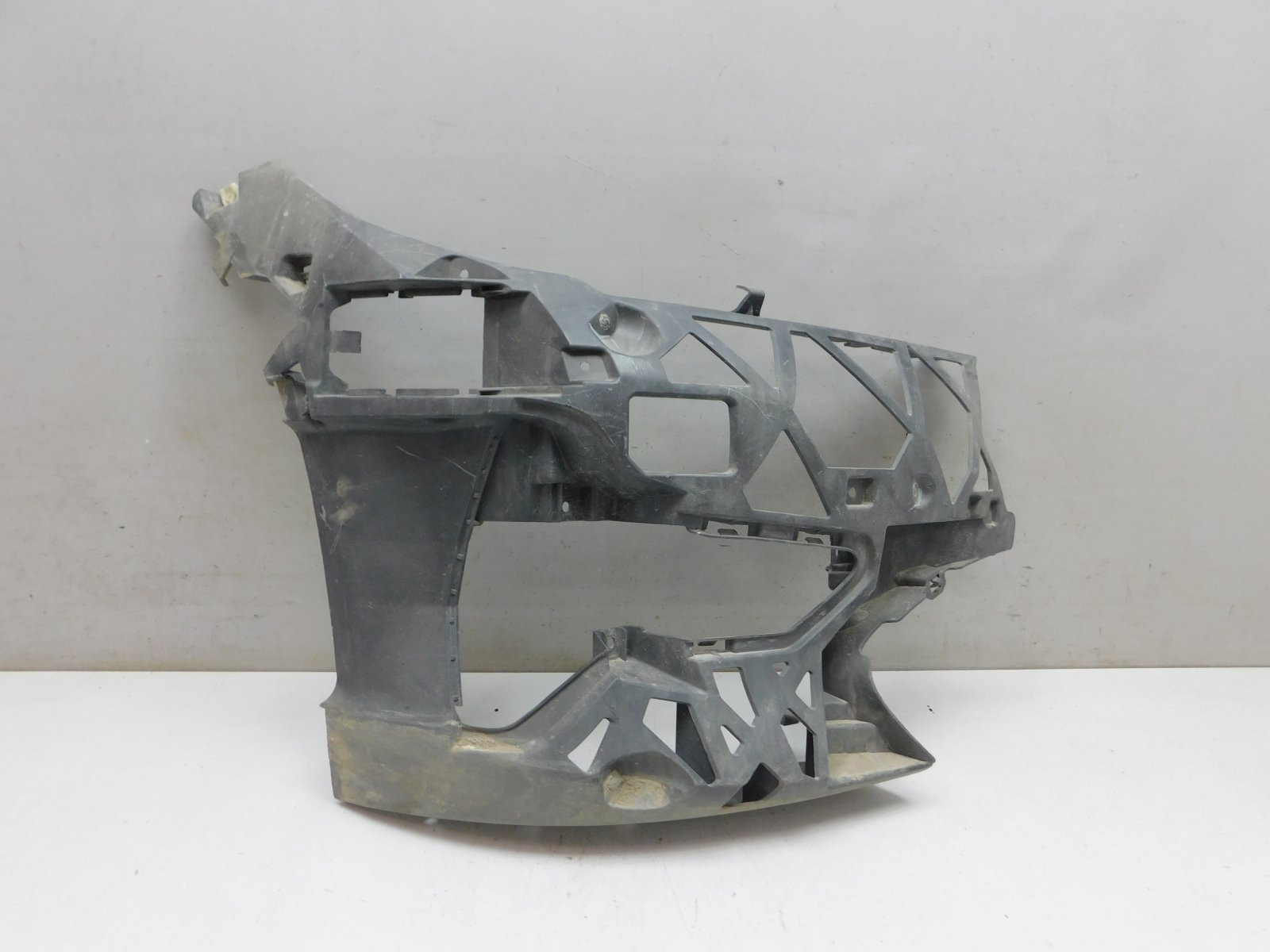 Кронштейн переднего бампера BMW 3-серия G20 2018>