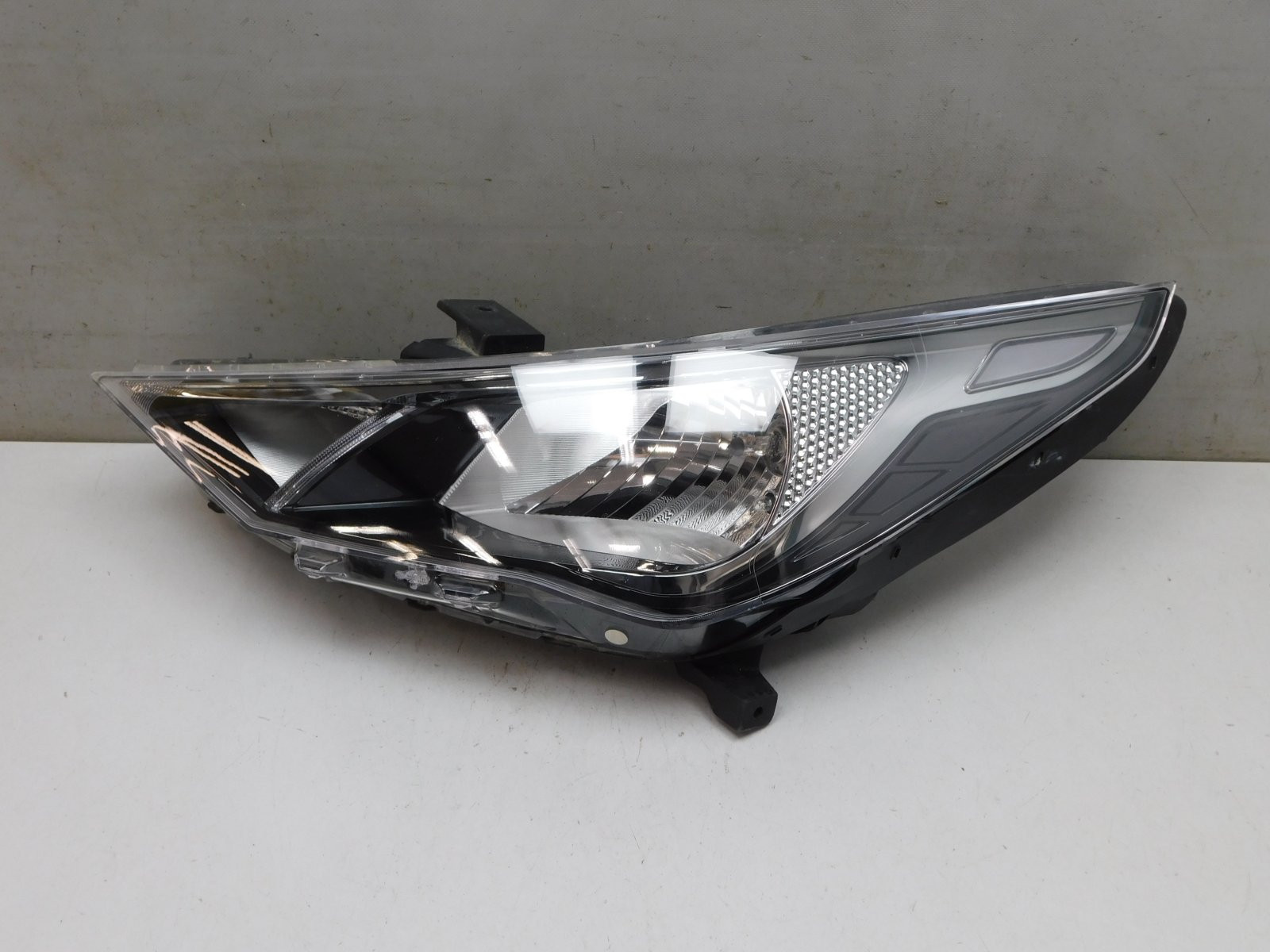 Фара левая Hyundai Solaris 2017>