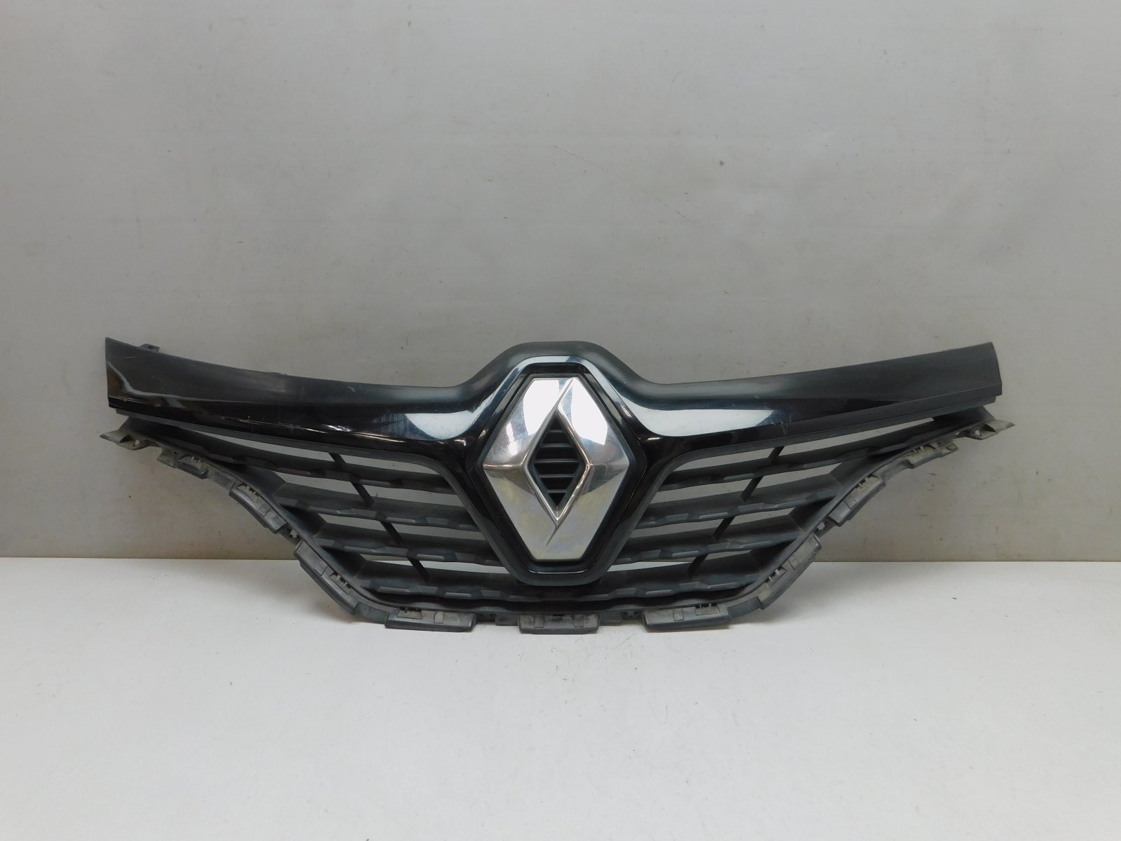 Решетка радиатора Renault Kaptur 2016>