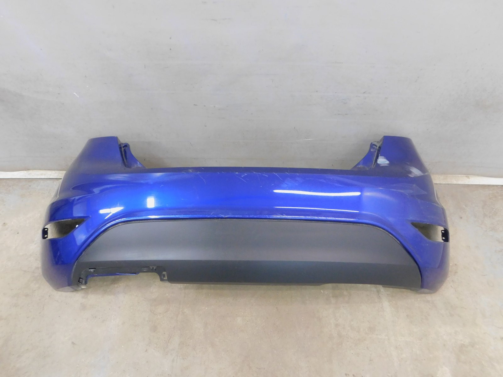 Бампер задний Ford Fiesta VI 2008-2017