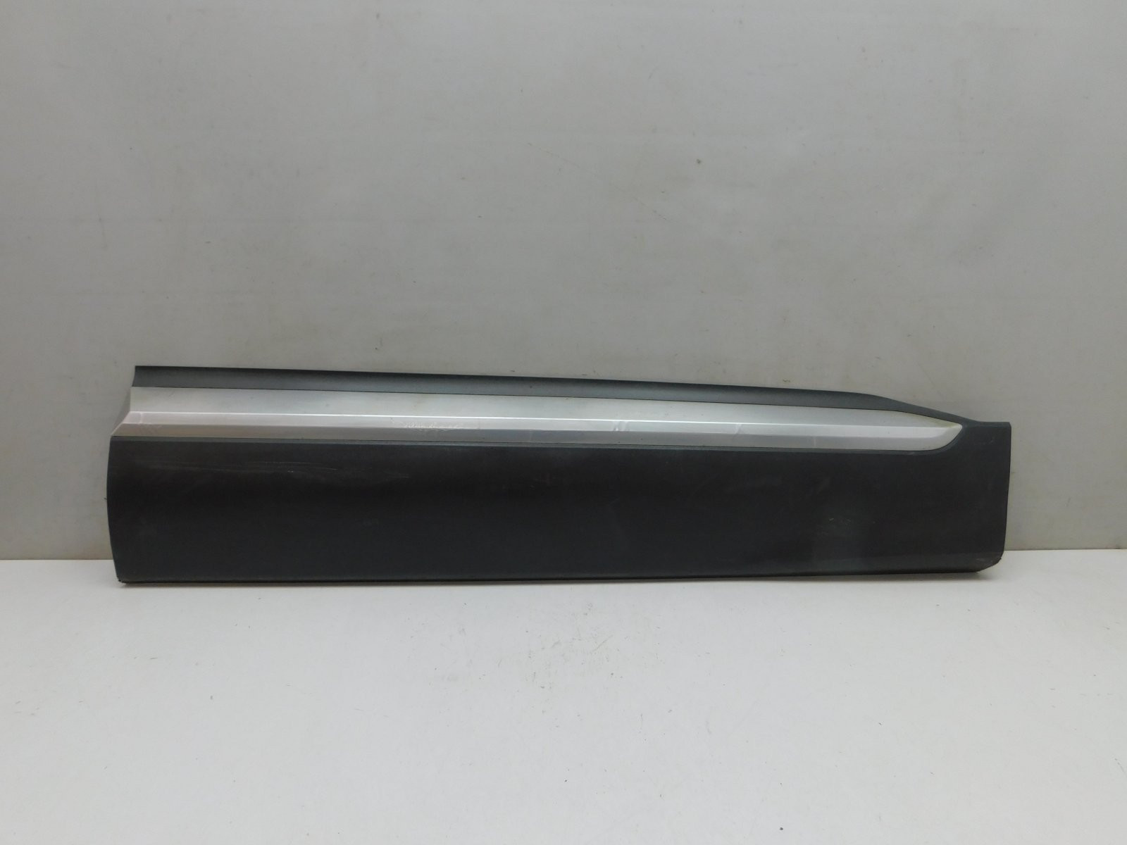 Накладка двери передней правой Hyundai Santa Fe (TM) 2018>