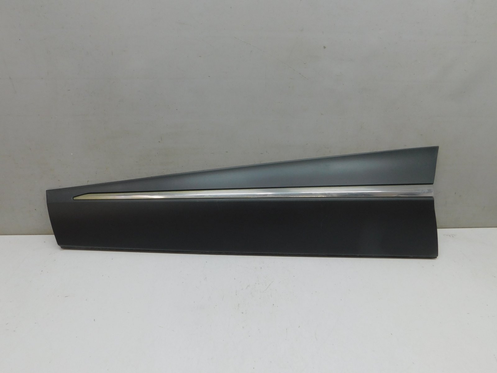 Накладка двери передней левой Renault Kaptur 2016>