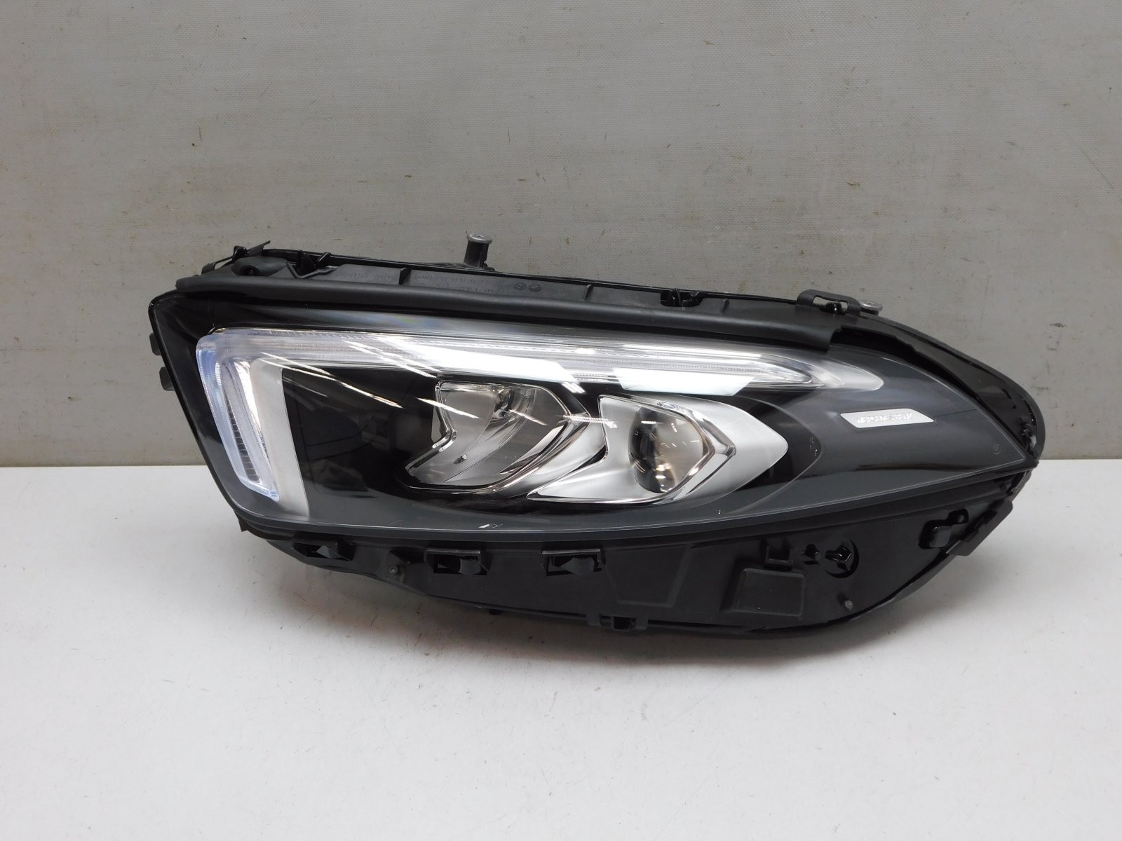 Фара левая Mercedes-Benz A-klasse  W177 2018>