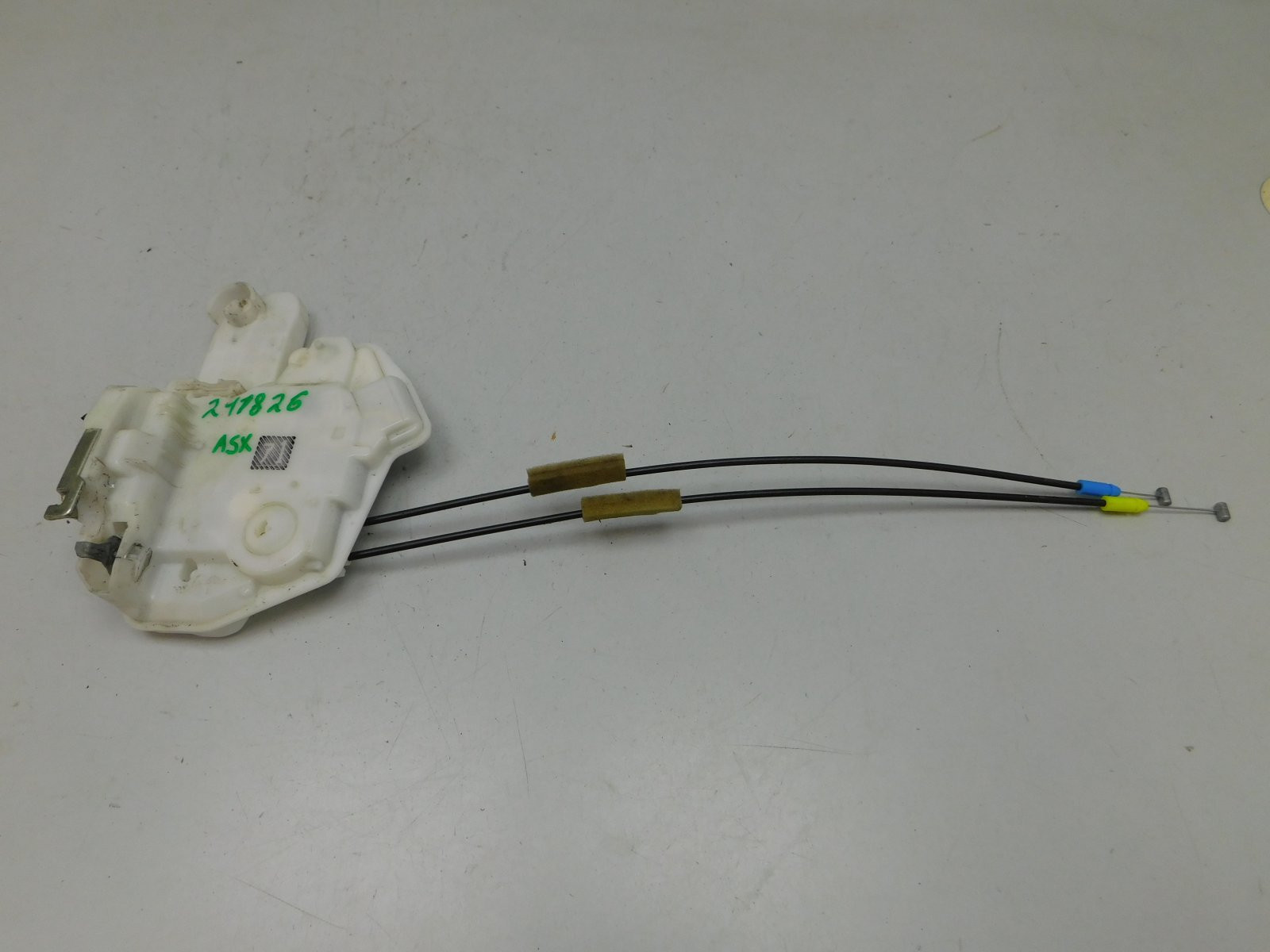 Замок двери передней правой Mitsubishi ASX 2010>