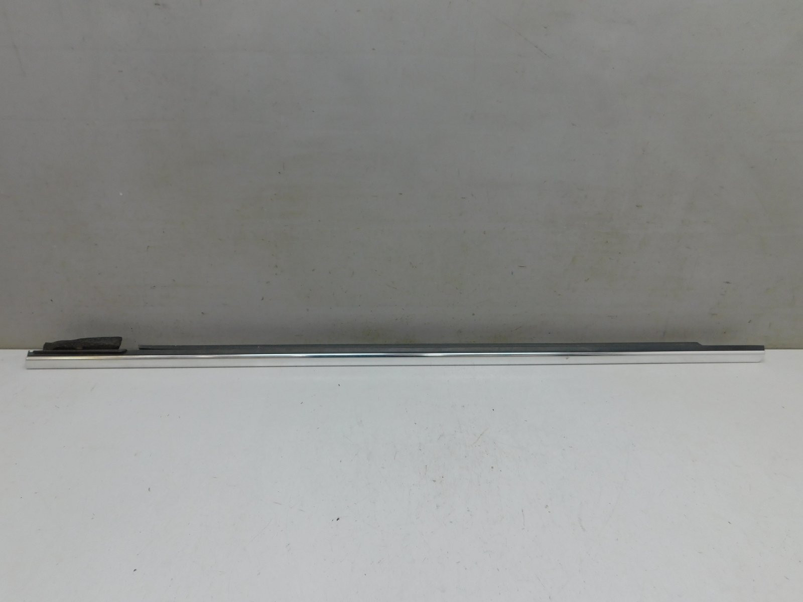 Накладка стекла переднего левого Ford Focus III 2011>