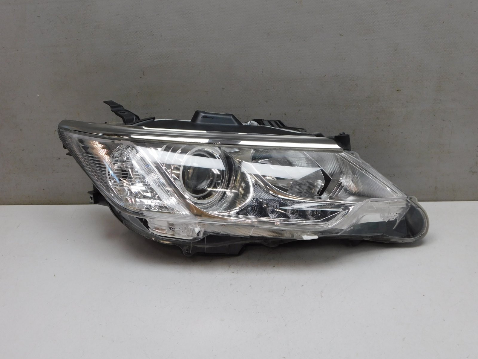 Фара правая Toyota Camry V50 2011-2018