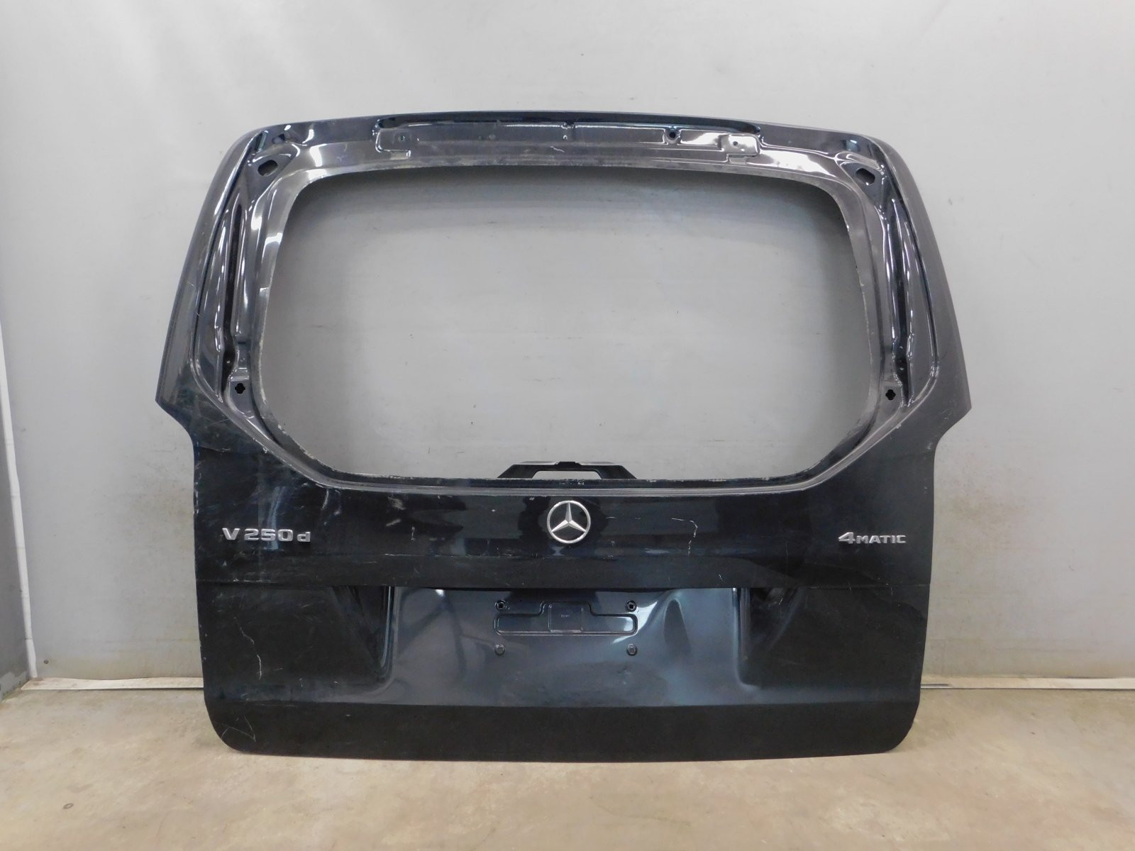 Дверь багажника Mercedes-Benz V-Klasse W447 2014>