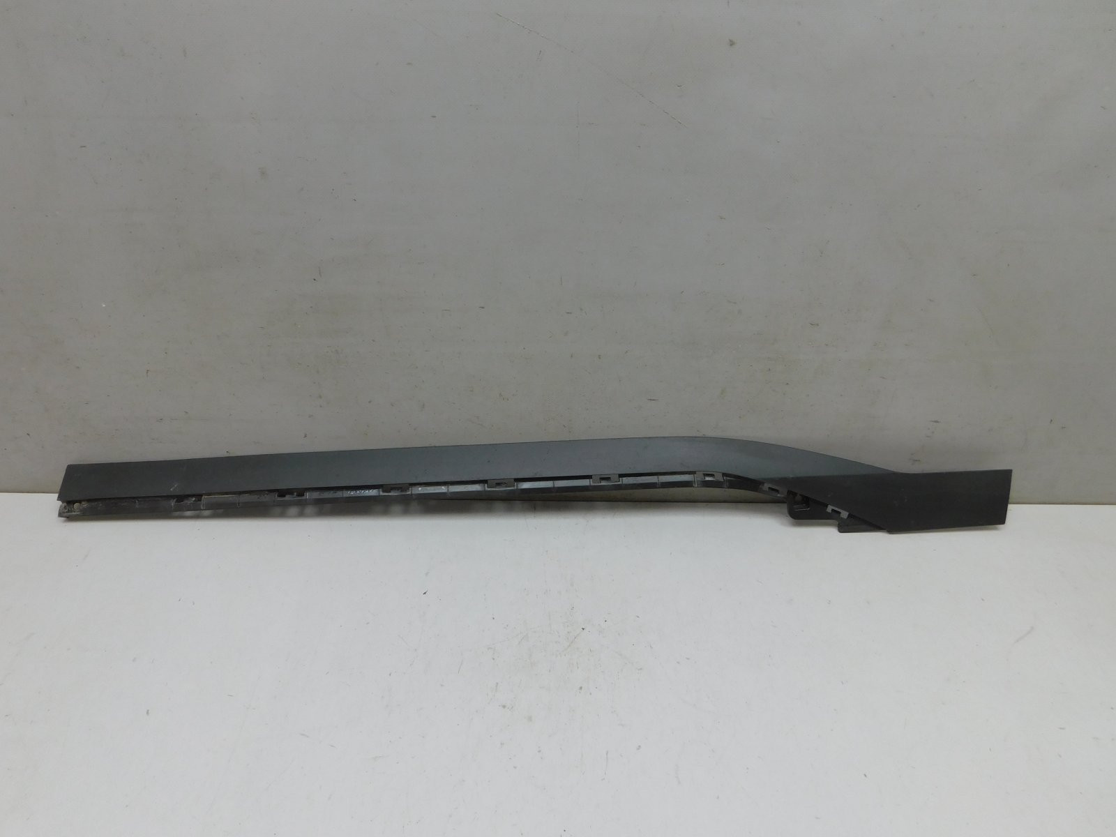 Накладка двери передней правой Kia Seltos 2019>