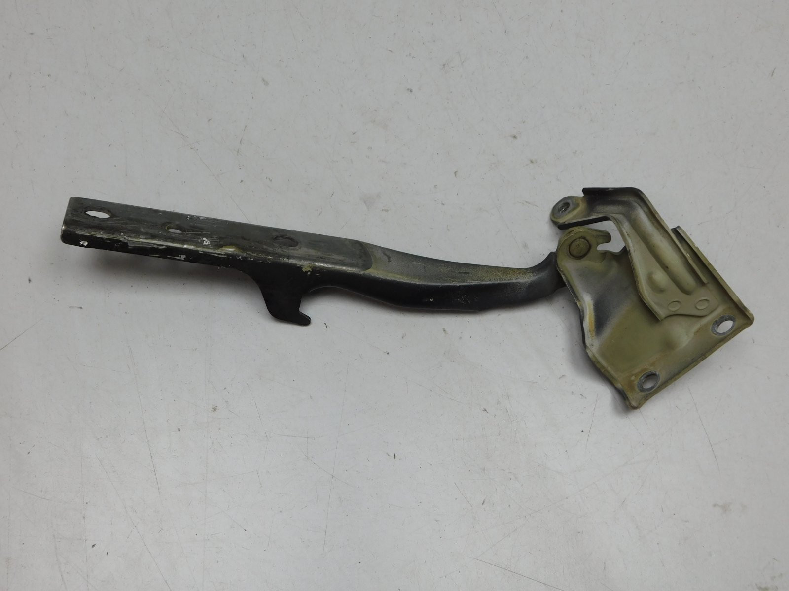 Петля капота левая Suzuki Grand Vitara 2006>