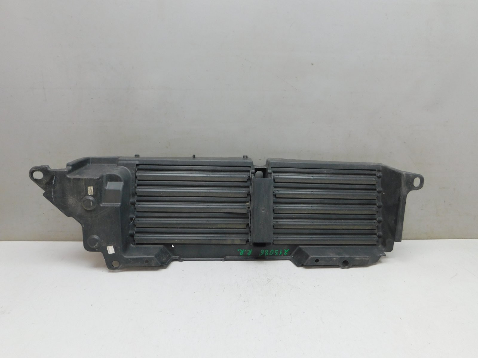 Воздуховод радиатора Land Rover Range Rover IV 2013>