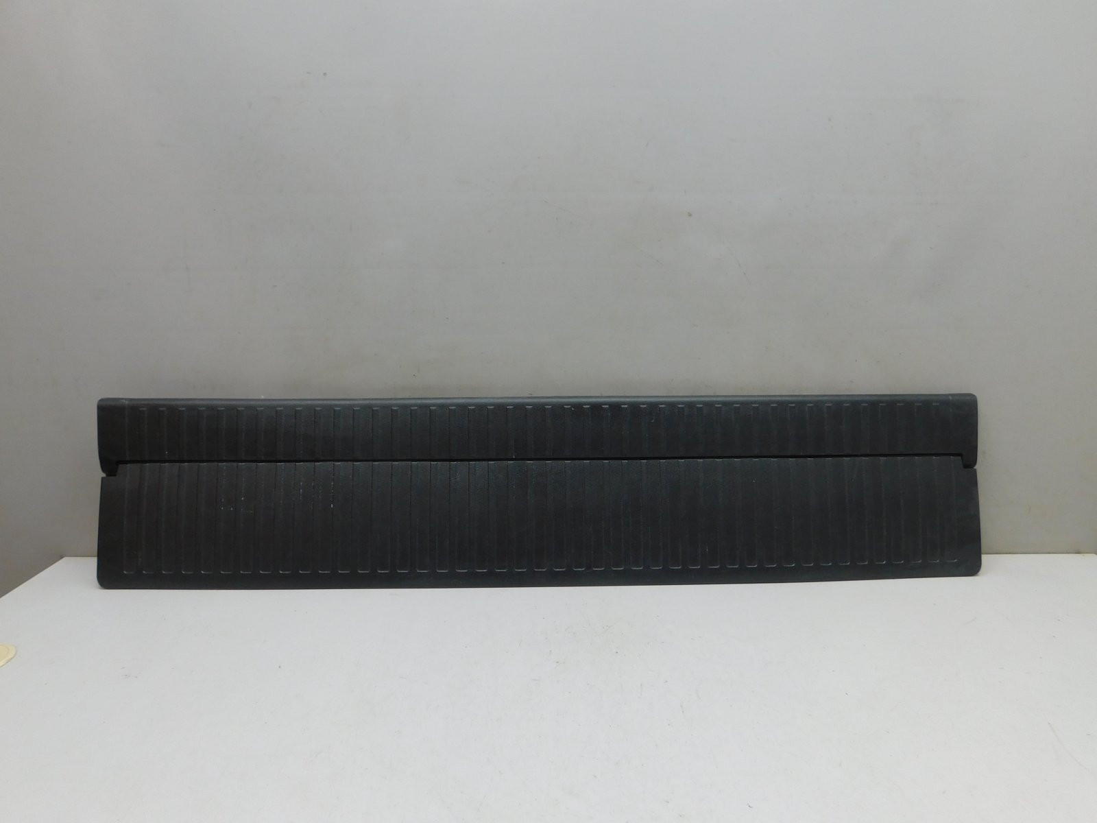 Обшивка пола багажника Toyota Land Cruiser (200) 2008>