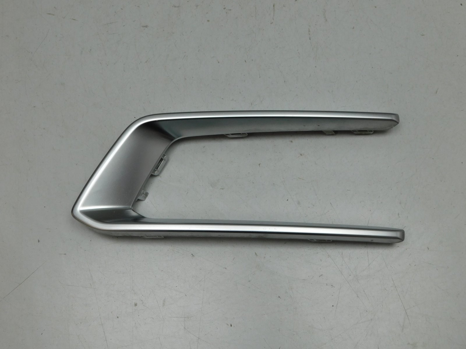 Молдинг переднего бампера Audi Q5 2017>