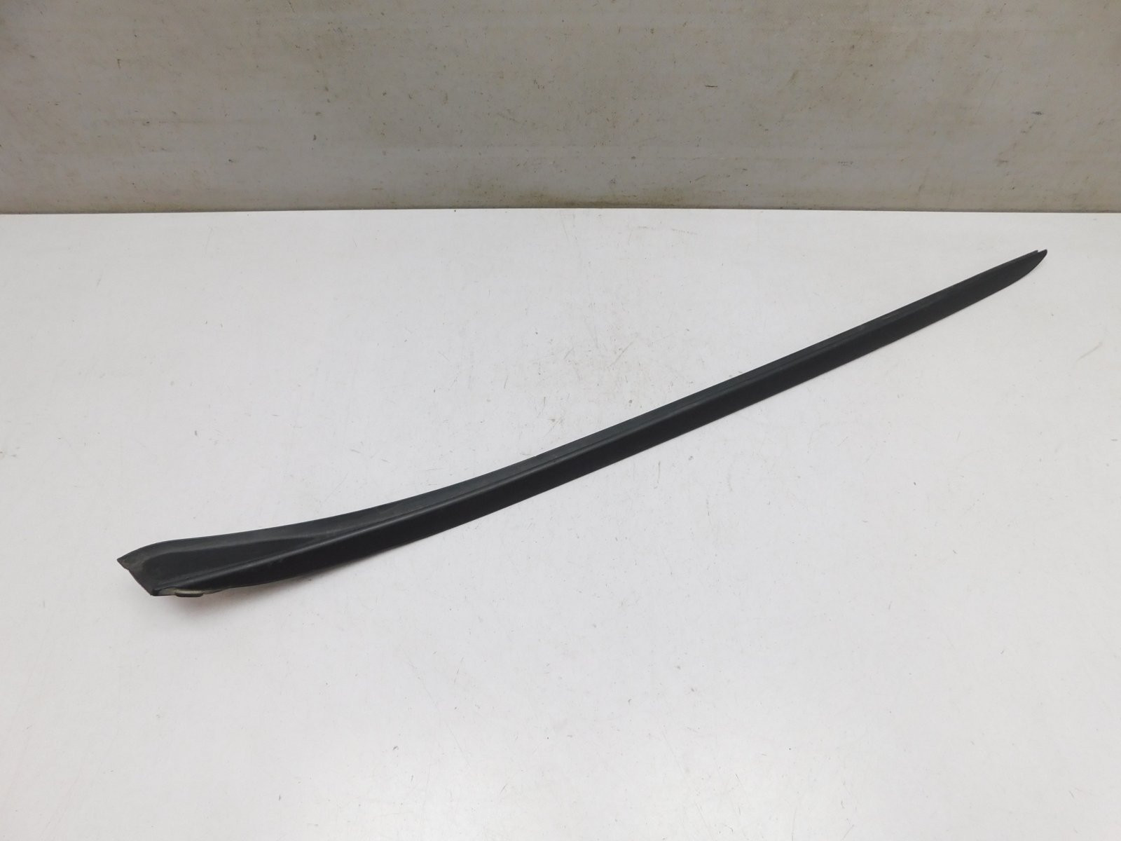 Молдинг лобового стекла BMW X1 F48 2015>