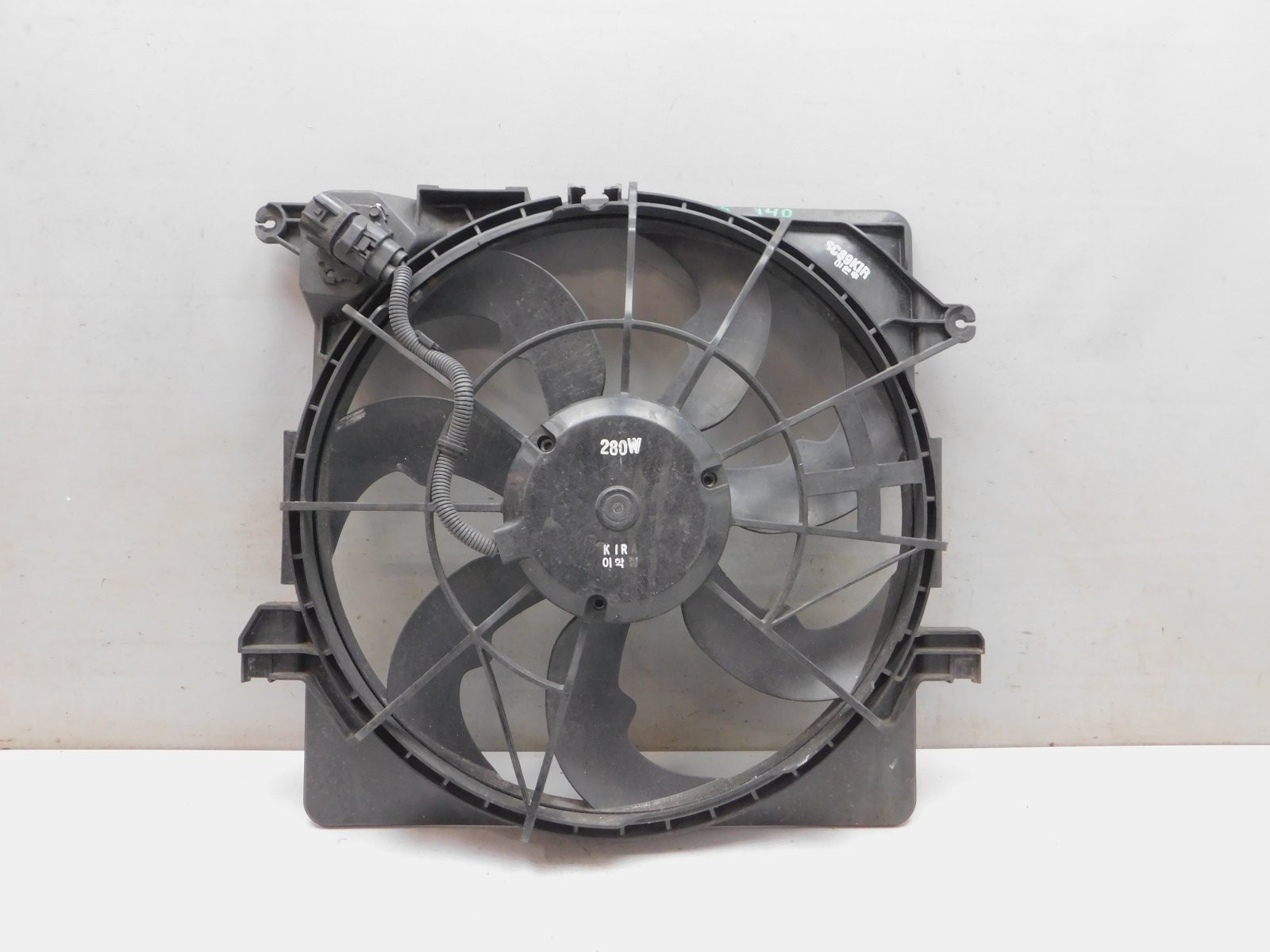 Диффузор радиатора Hyundai i40 2011>