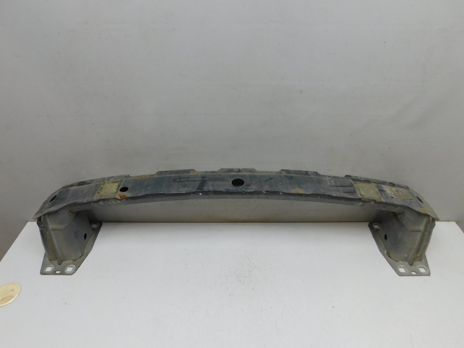 Усилитель переднего бампера Land Rover Range Rover Evoque 2011-2019