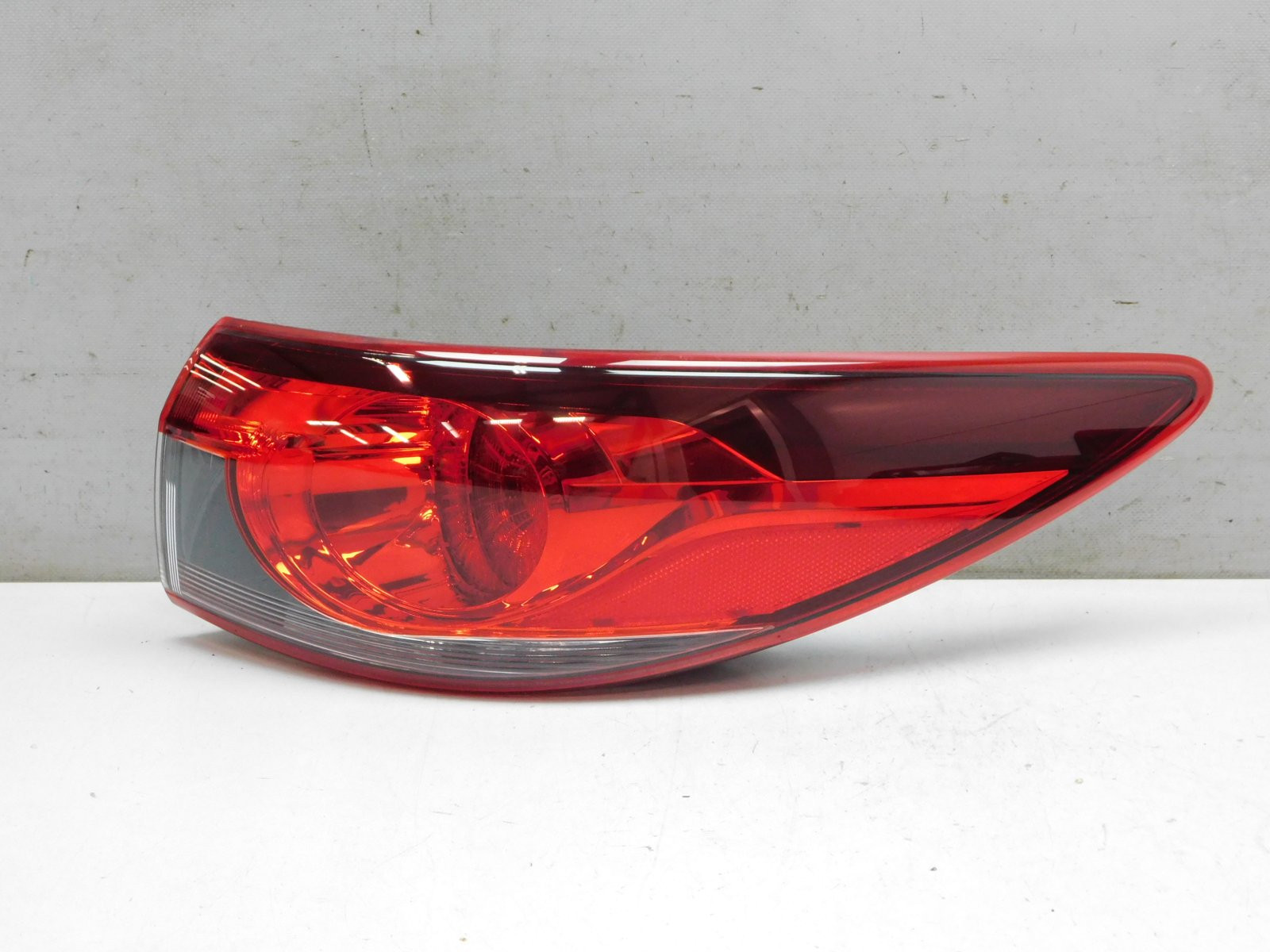 Фонарь задний наружный правый Mazda 6 (GJ/GL) 2013>