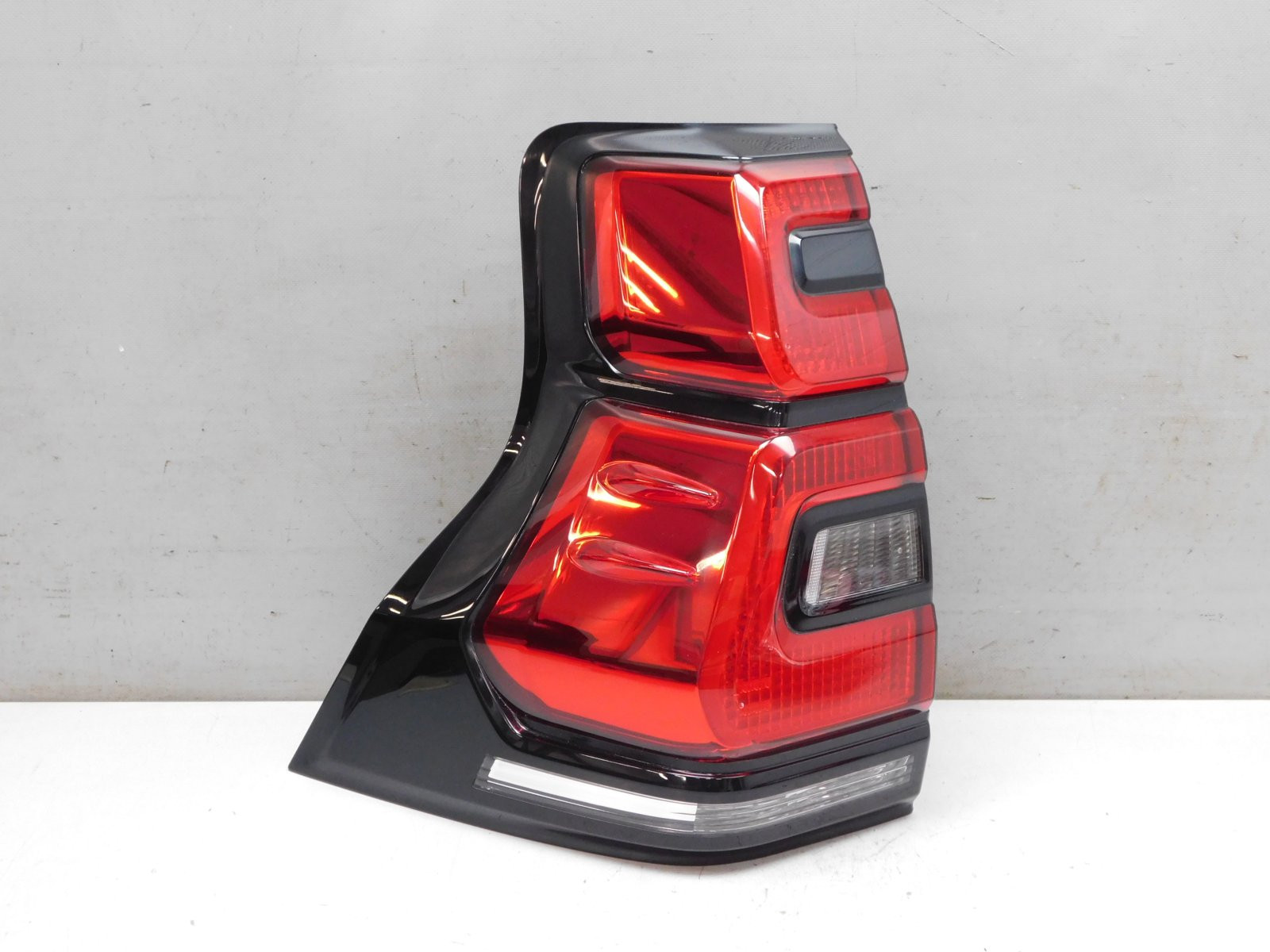 Фонарь задний левый Toyota Land Cruiser (150)/Prado 2009>