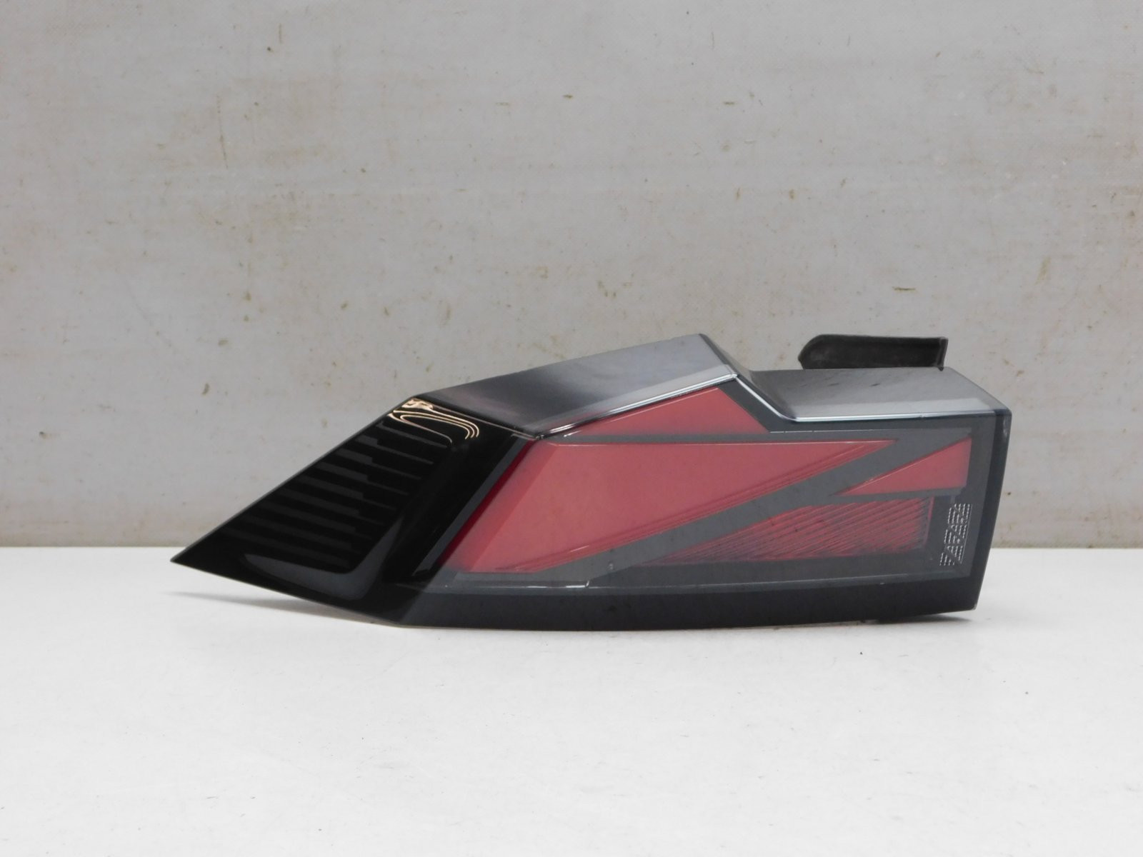 Фонарь задний наружный левый Changan UNI-V 2022>