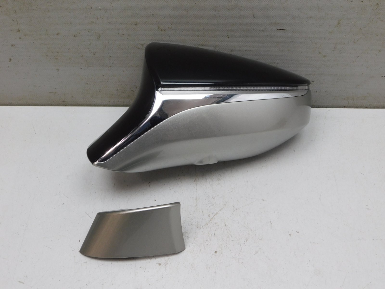 Накладка зеркала левого Lexus ES 2018>