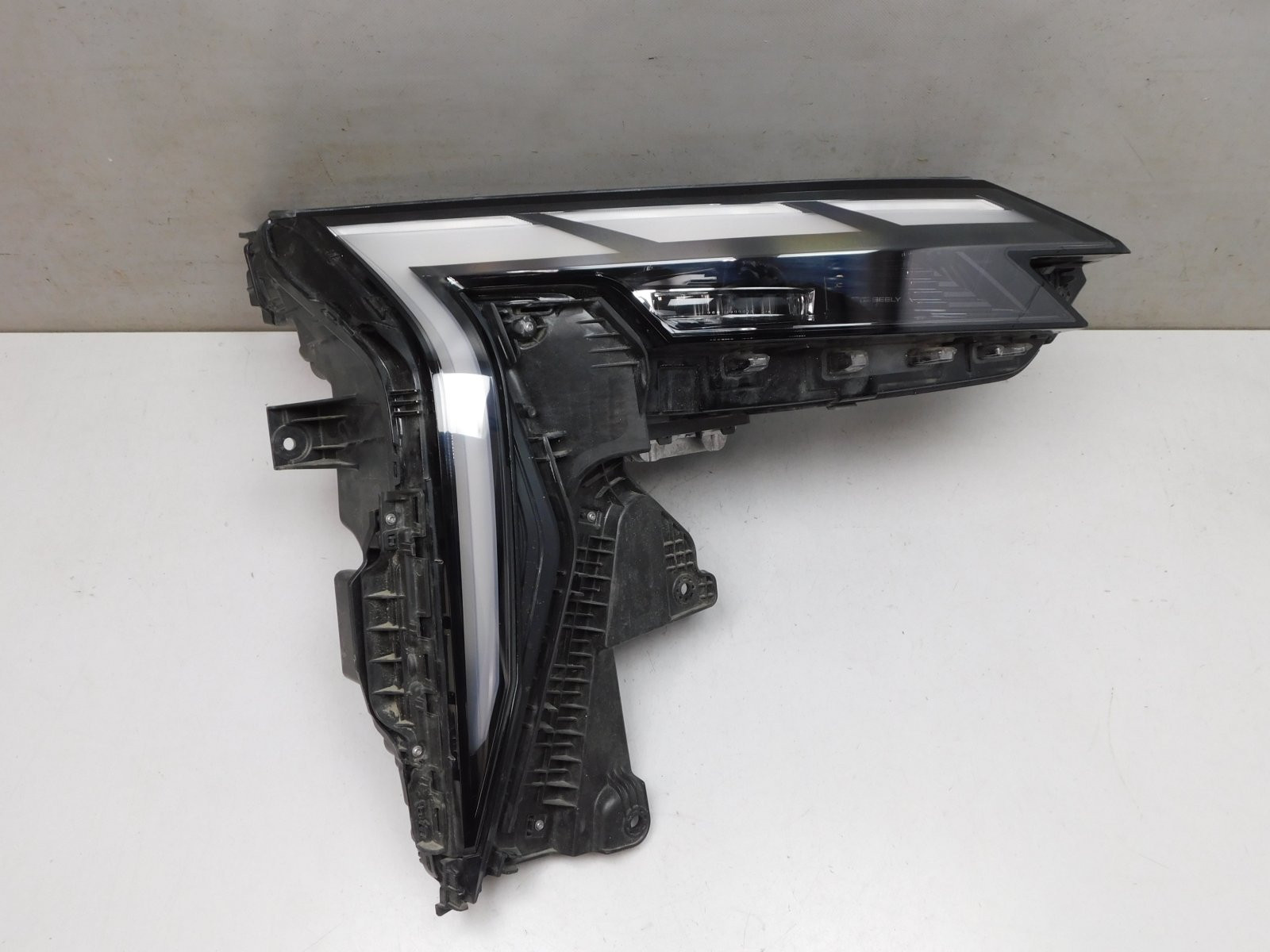 Фара правая Geely Atlas II 2023>