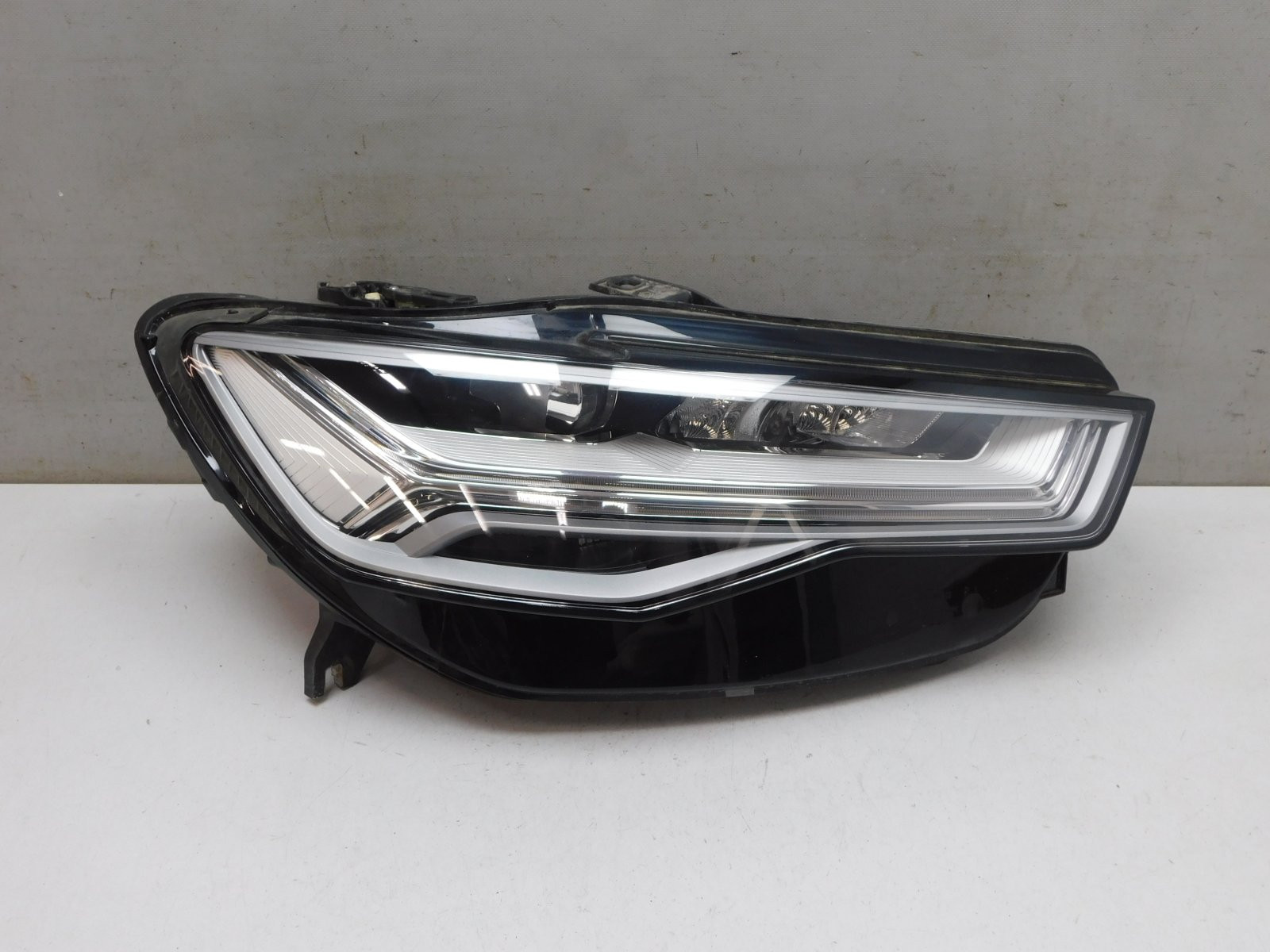 Фара правая Audi A6 [C7,4G] 2011-2018