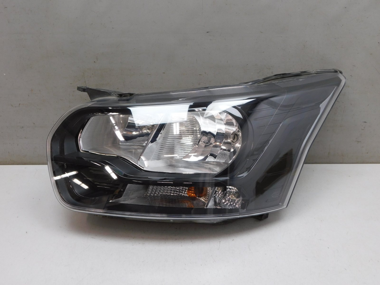 Фара левая Ford Transit 2014>