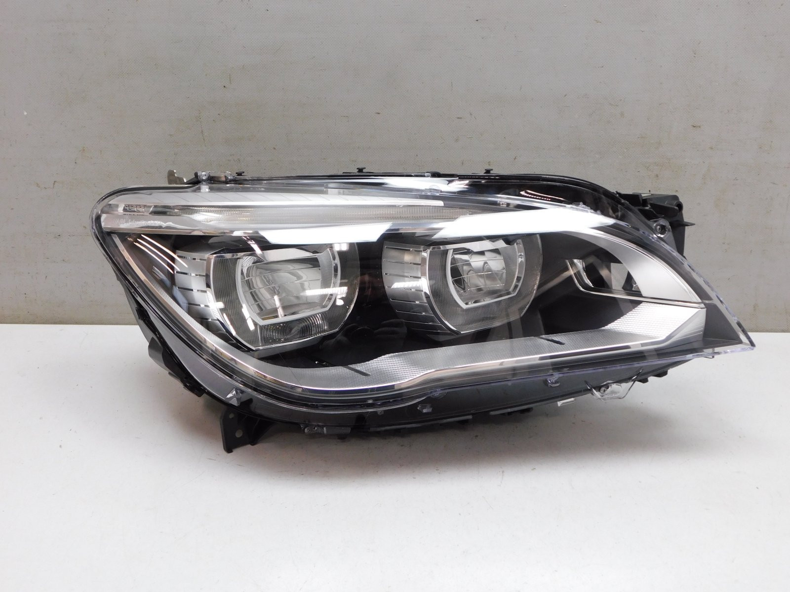 Фара правая BMW 7-серия F01 2008>
