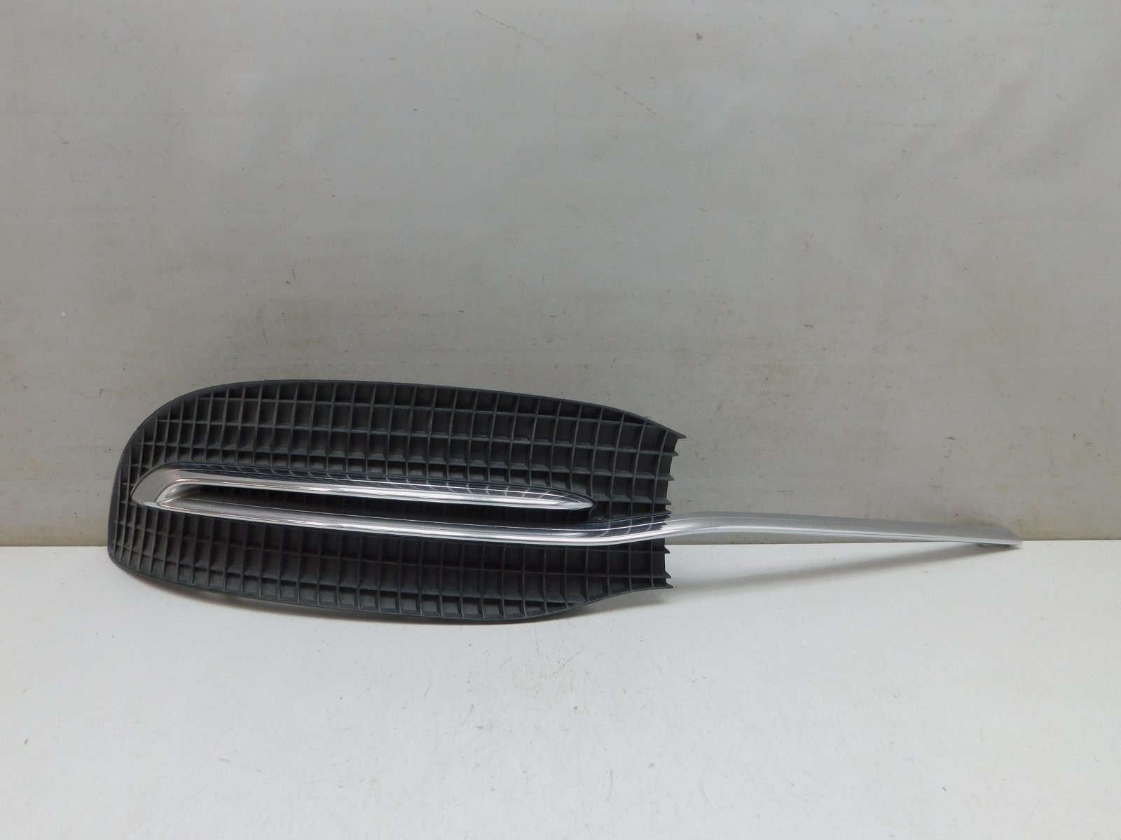 Решетка в бампер правая Mercedes-Benz S-Klasse W222 2013>