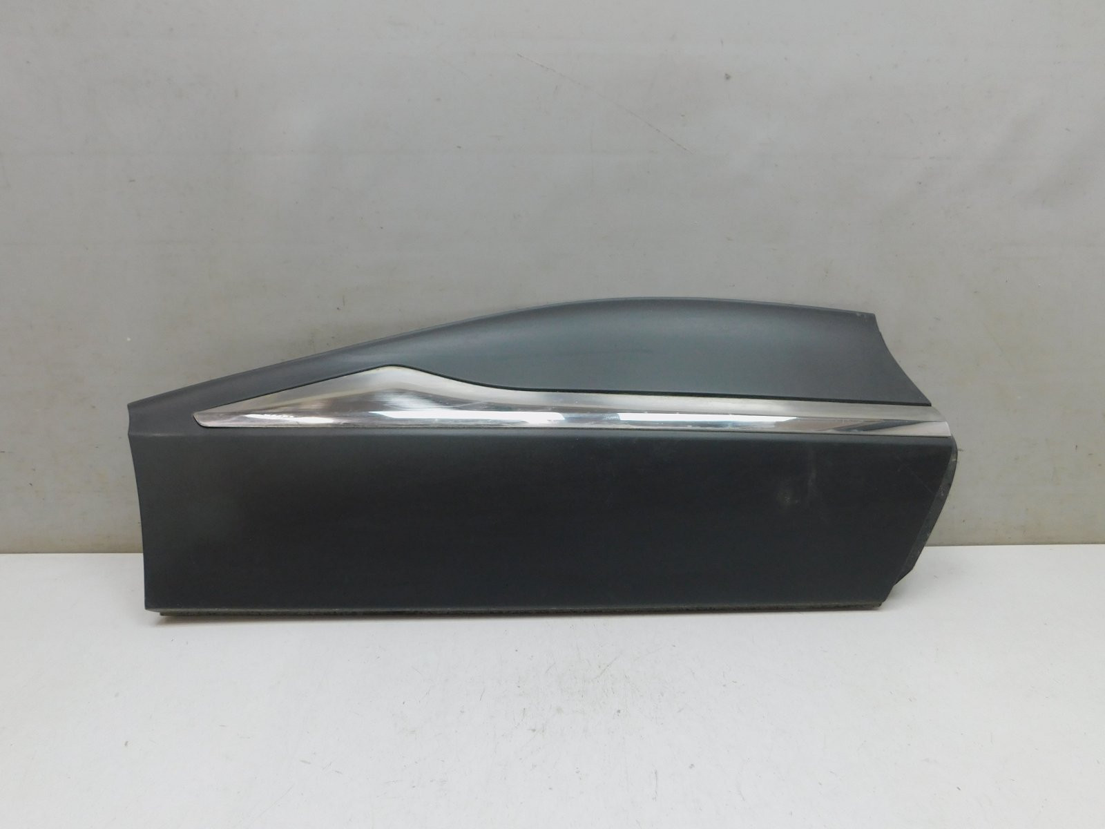 Накладка двери задней правой Renault Kaptur 2016>