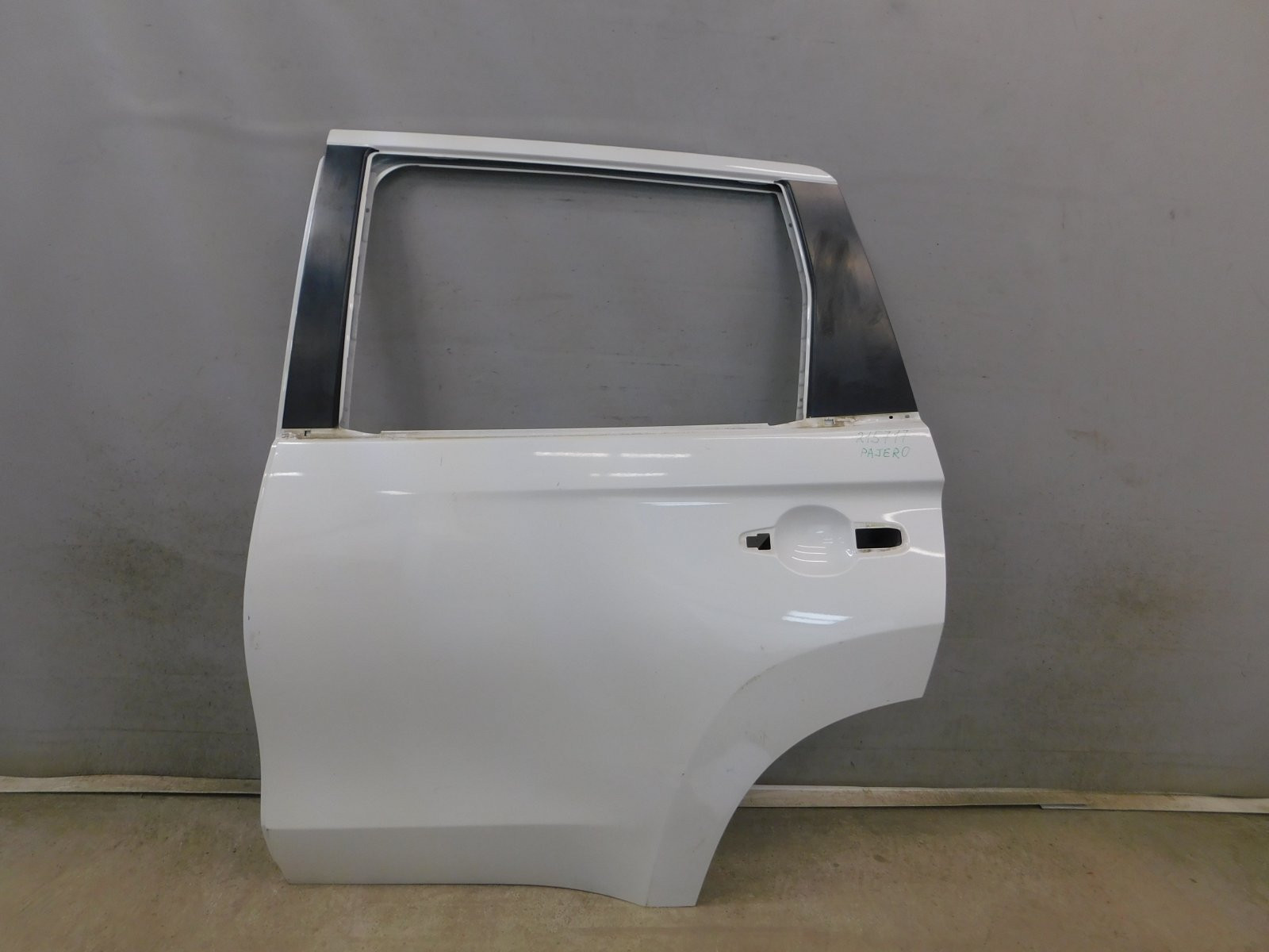 Дверь задняя левая Mitsubishi Pajero/Montero Sport (KS) 2015>