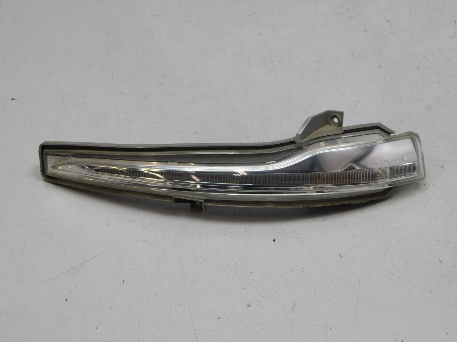 Повторитель указателя поворота Mercedes-Benz C-Klasse W205 2013>