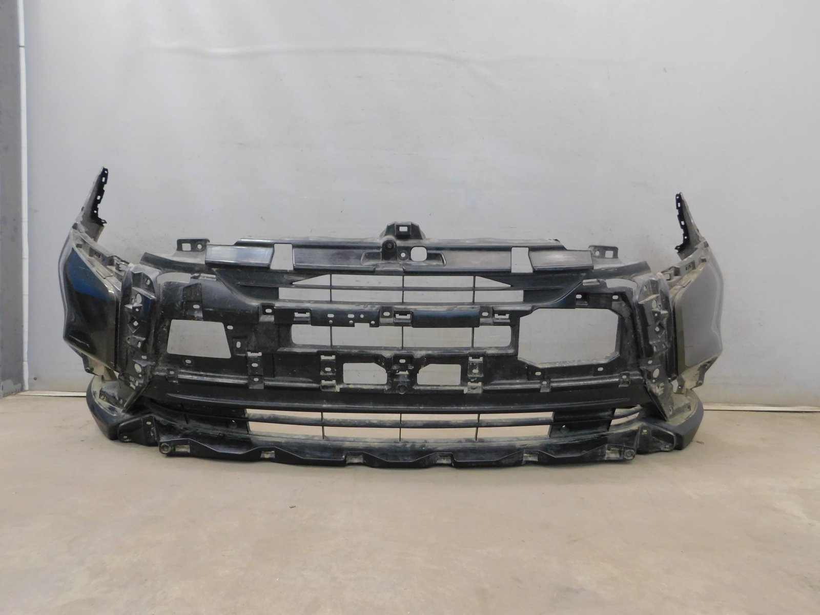 Бампер передний Mitsubishi Outlander 2012>