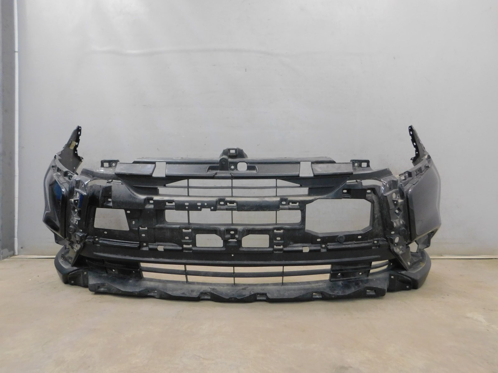 Бампер передний Mitsubishi Outlander 2012>