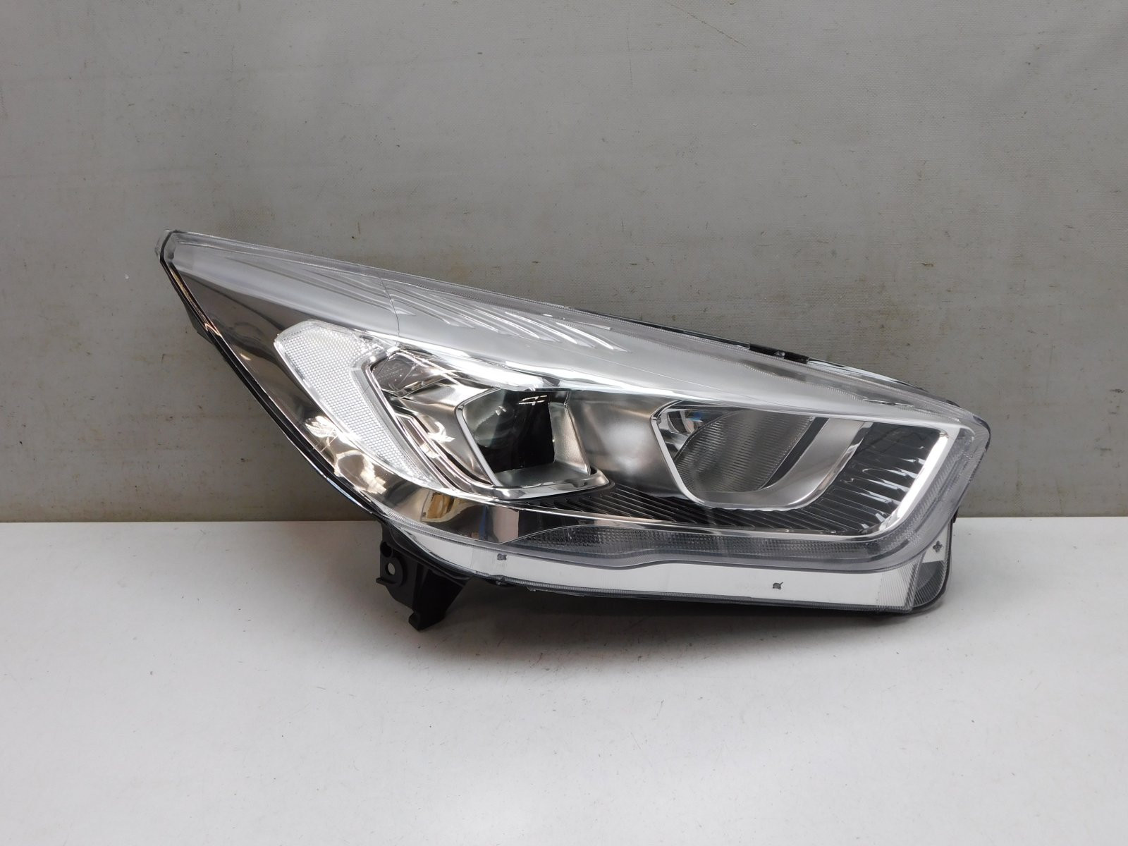 Фара правая Ford Kuga 2012>
