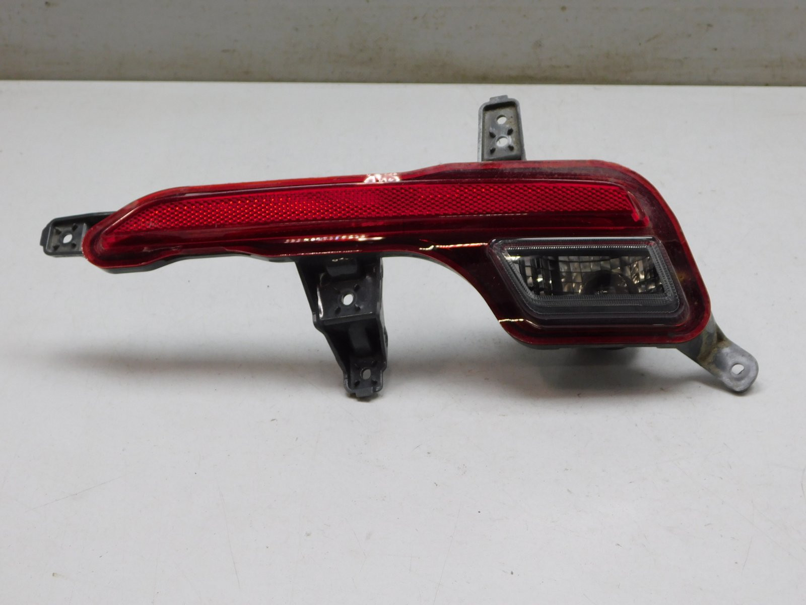 Фонарь задний в бампер правый Kia Sorento IV 2020>