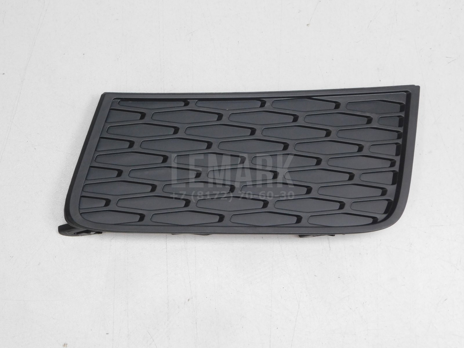 Заглушка бампера Land Rover Range Rover Evoque 2011-2019 Land Rover LR057397
