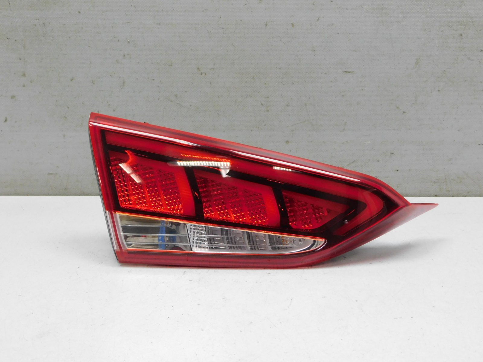 Фонарь задний внутренний левый Hyundai Solaris 2017>