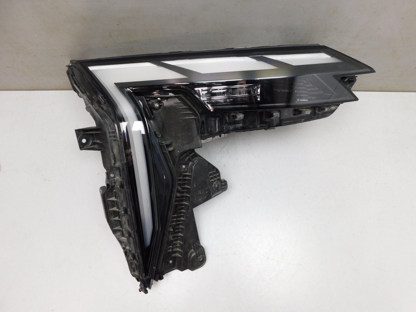 Фара правая Geely Atlas II 2023>