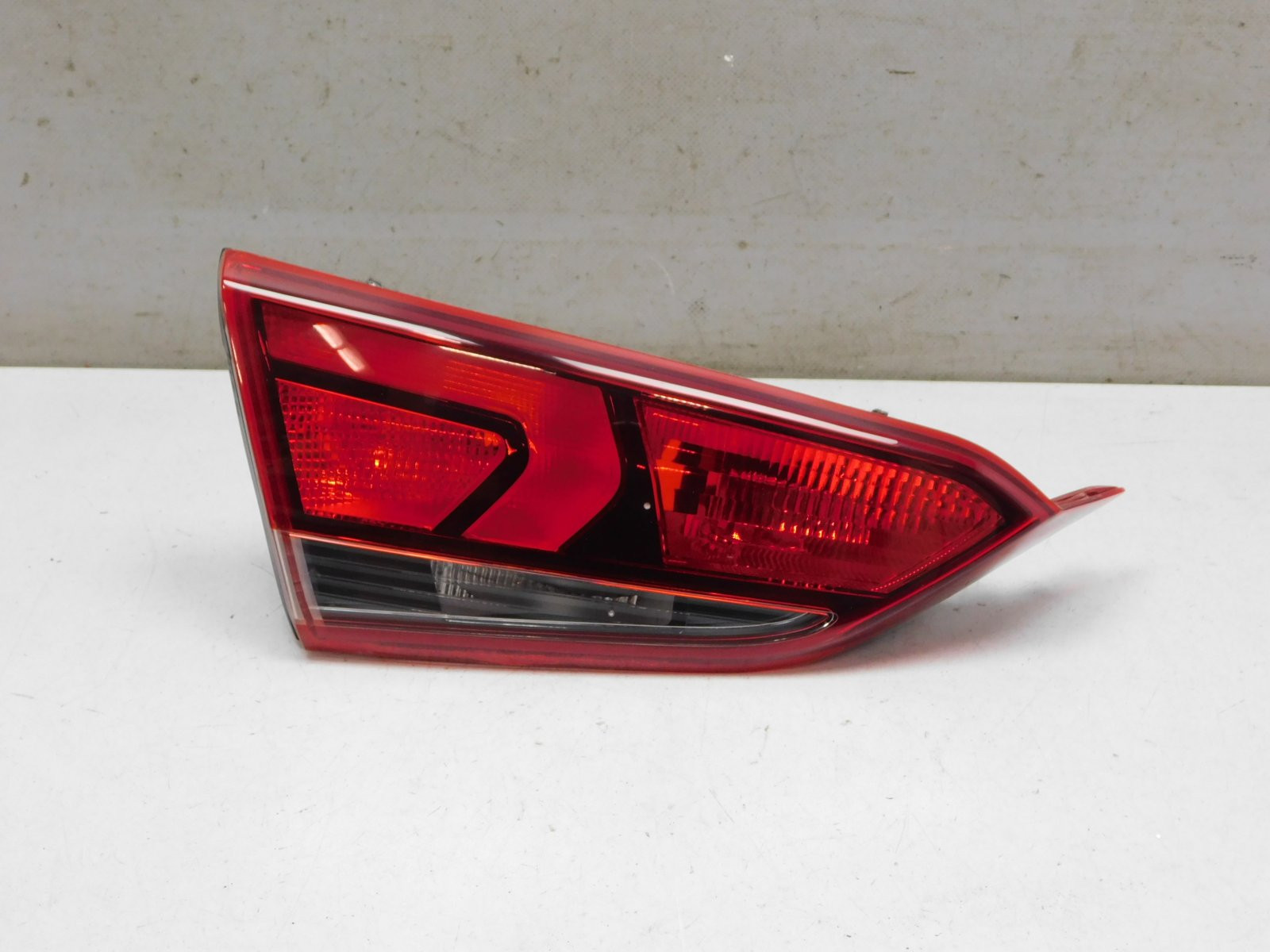 Фонарь задний внутренний левый Hyundai Solaris 2017>